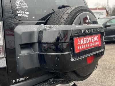 MITSUBISHI PAJERO 3.2 DI-D Instyle Navi (Automata) Xenon Bőr belső 7 személyes Tempomat Bluetooth Navi