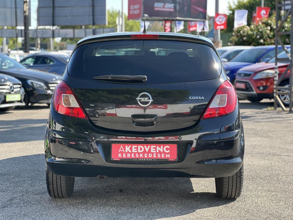 OPEL CORSA D 1.4 Selection Ülés- és Kormányfűtés. klíma