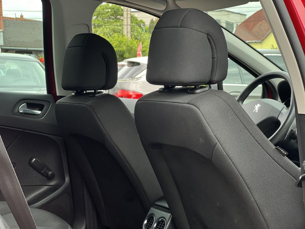 PEUGEOT 308 1.4 VTi Confort Pack 90e km. Magyarországi. klíma. tempomat. vonóhorog. 2 gyári kulcs!