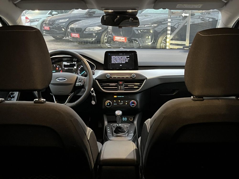 FORD FOCUS 1.0 EcoBoost Connected M.o.-i. 1.tul. Márkaszervizelt. Carplay!