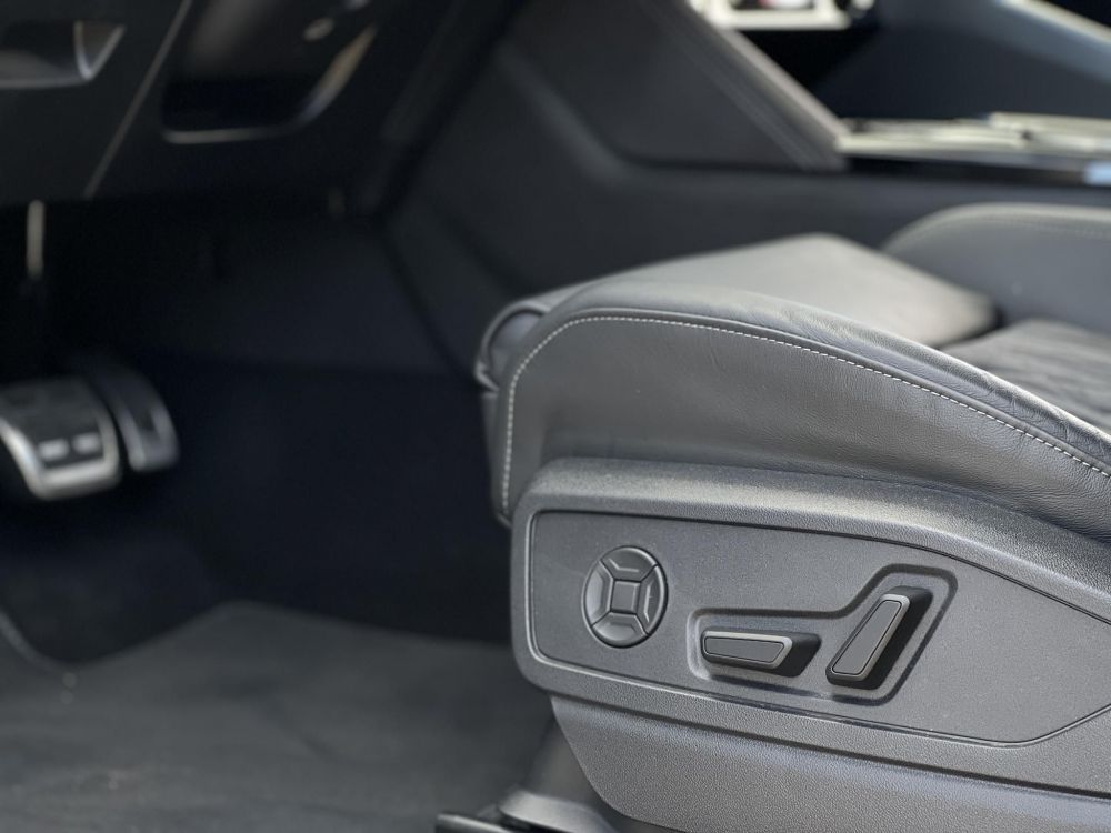 AUDI Q5 SB 40 TDI quattro S-tronic S-line M.o-i. 1.tul. újszerű állapot. garanciális. sérülésmentes!