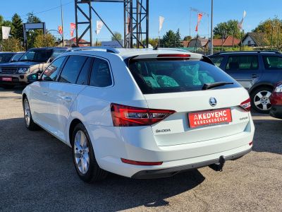 SKODA SUPERB Combi 2.0 TDI SCR Style DSG M.o.-i. Xenon Távtartó Sávtartó Navi Carplay Memória Canton Vonóhorog