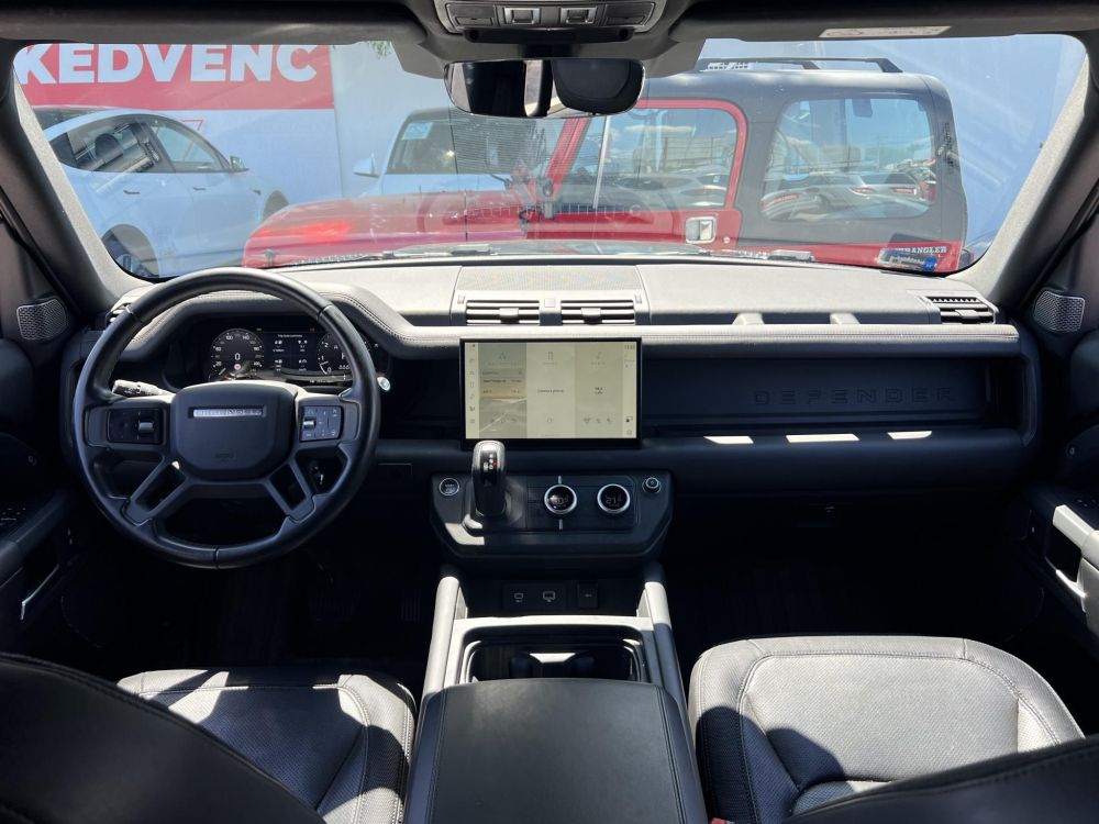 LAND ROVER DEFENDER 110 P400 X-Dynamic HSE (Automata) M.o.-i 1. tulajdonostól. kifogástalan