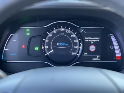 HYUNDAI KONA EV 64kWh Premium 124e km. 400+ hatótáv. napfénytető. Kitünő állapot!