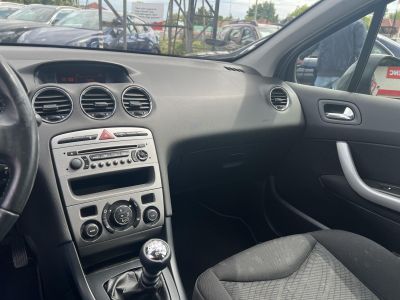 PEUGEOT 308 SW 1.6 HDi Confort Pack Tempomat Digitklíma Vonóhorog Szervizelt!