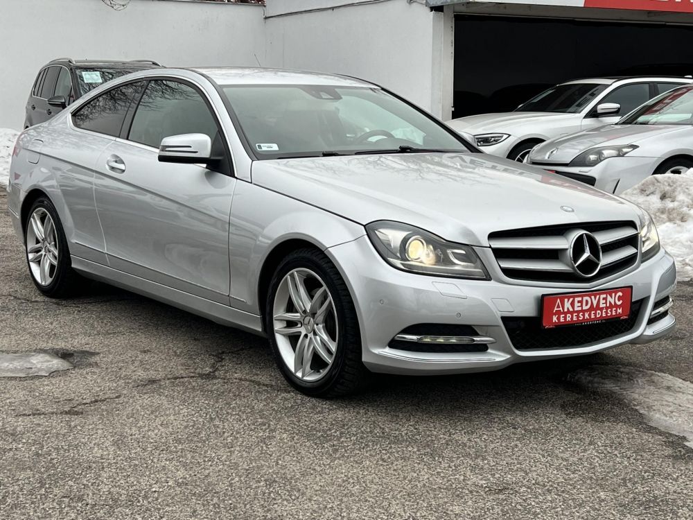MERCEDES-BENZ C 220 CDI BlueEFFICIENCY (Automata) Xenon Tempomat Ülésfűtés Navi Bluetooth Rendszeresen szervizelt!