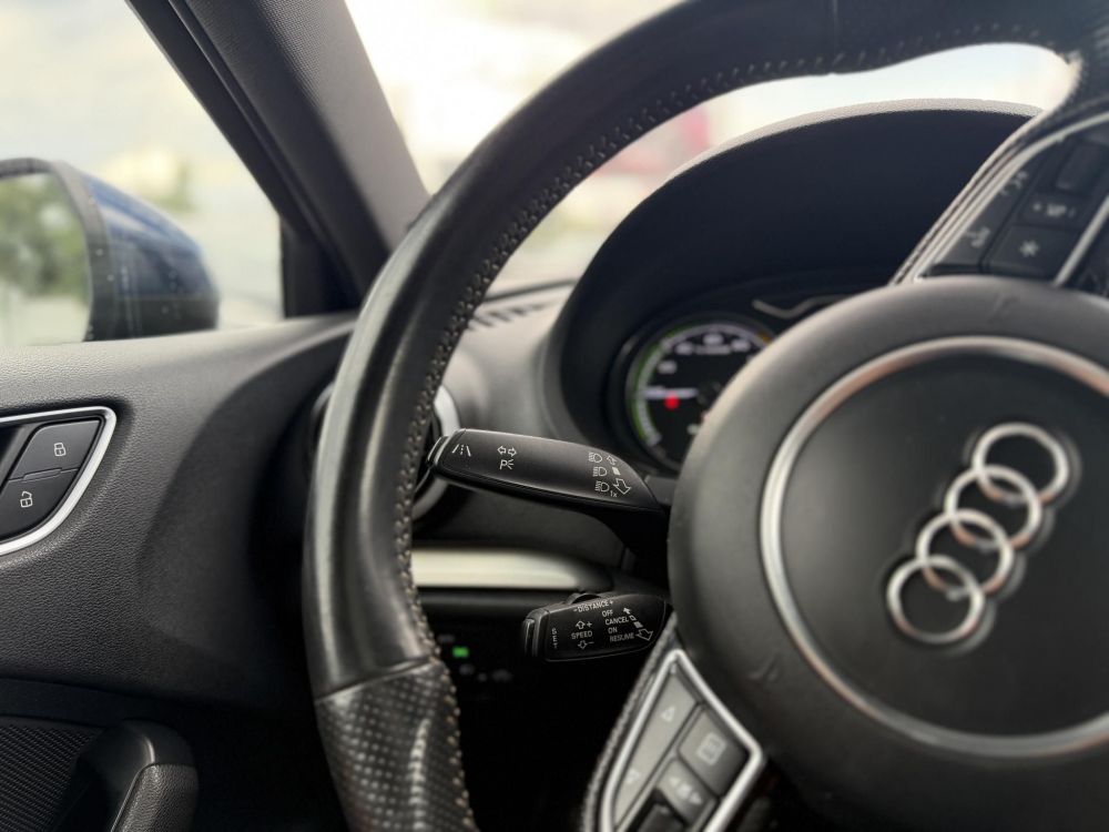 AUDI A3 Sportback 1.4 TFSI Ambiente S-tronic e-tron Bang and Olufsen. panoráma tető. 40km elektromos hatótáv. vezérlés cserélve!