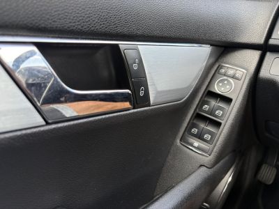 MERCEDES-BENZ C 200 Kompressor Avantgarde 183e km. Xenon Digitklíma Ülésfűtés Félbőr MEGKÍMÉLT!