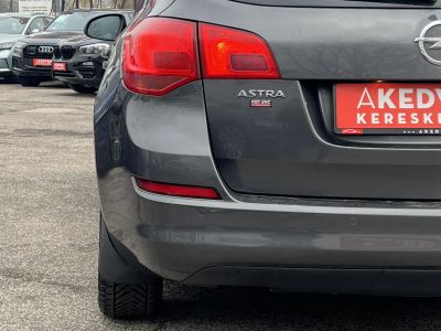 OPEL ASTRA J 1.7 CDTI Selection Klíma Tempomat Friss vizsga!