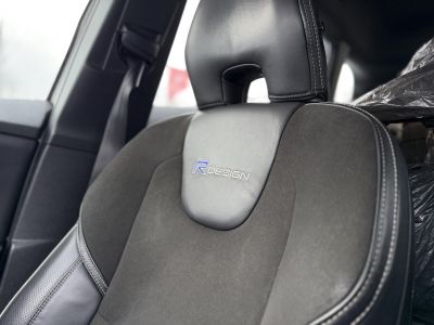 VOLVO V40 2.0 D [D3] R-Design Geartronic 143e km. Tempomat Navi Digitklíma Tolatóradar Bluetooth Téli-nyári kerék!