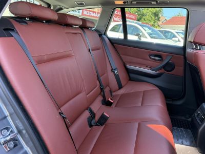BMW 320d xDrive Touring (Automata) 142e km. Magyarországi Panorámatető Tempomat Ülésfűtés Bőr