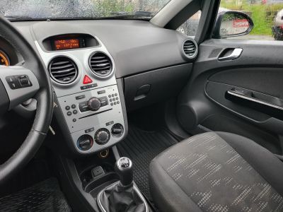 OPEL CORSA D 1.2 Color Edition M.o.-i. Klíma Tempomat Bluetooth 102e km! Téli-nyári garnitúra!