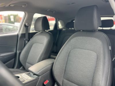 HYUNDAI KONA EV 64kWh Style HUD. parkolóasszisztens. sávtartó. CarPlay. 400km hatótáv!