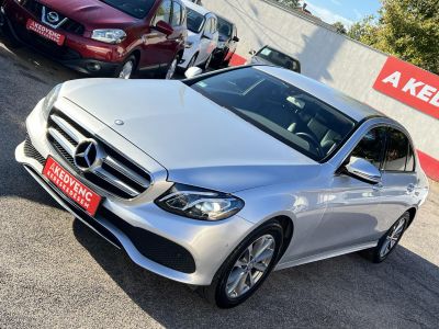 MERCEDES-BENZ E 220 d 9G-TRONIC LED Kamera Ülésfűtés PDC Holttérf. Bőr Szervizelt!