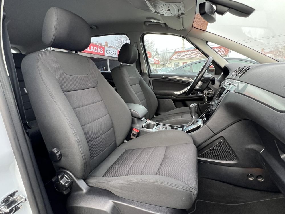 FORD S-MAX 2.0 TDCi Business Powershift Klíma Tempomat Bluetooth Navi!