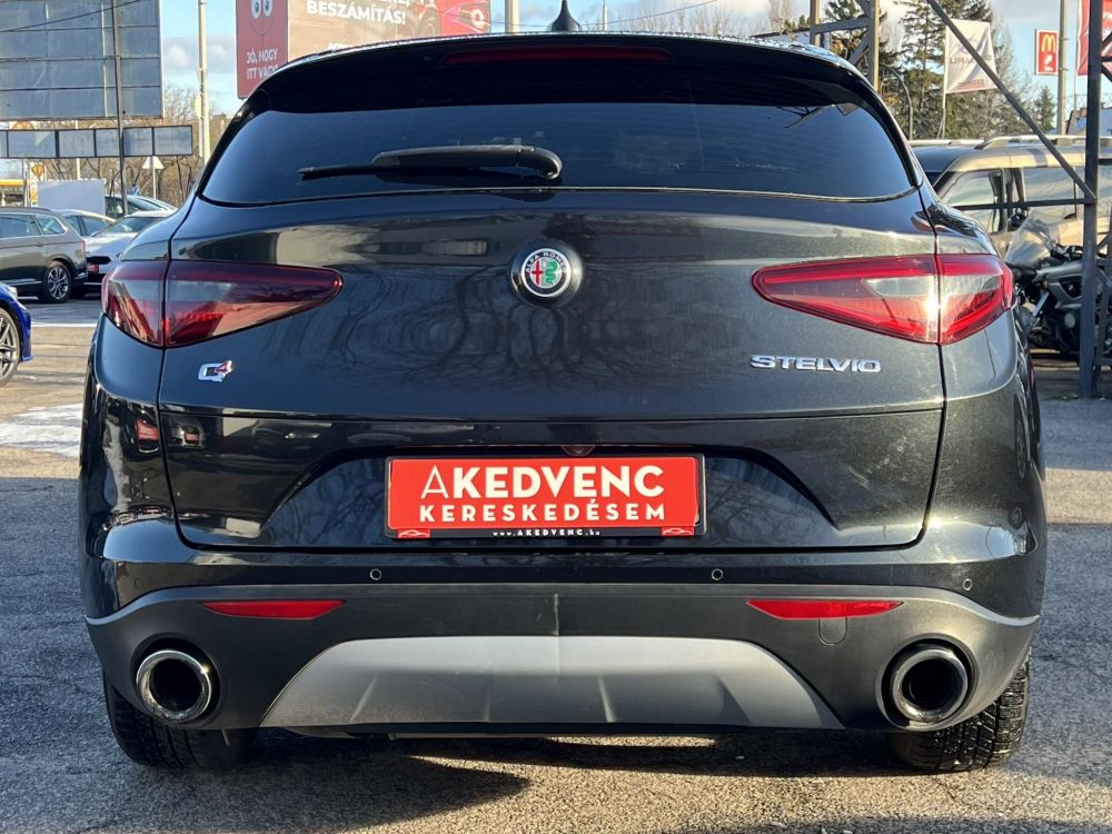 ALFA ROMEO STELVIO 2.0 T Super Q4 (Automata) 200le. LED Tempomat Navi Lejtmenet Bluetooth Kormányváltó