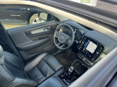 VOLVO XC40 2.0 [B4] MHEV R-Design Geartronic M.o.-i. 1.tul. Márkaszervizelt. Panorámatető Harman/Kardon Carplay Memória