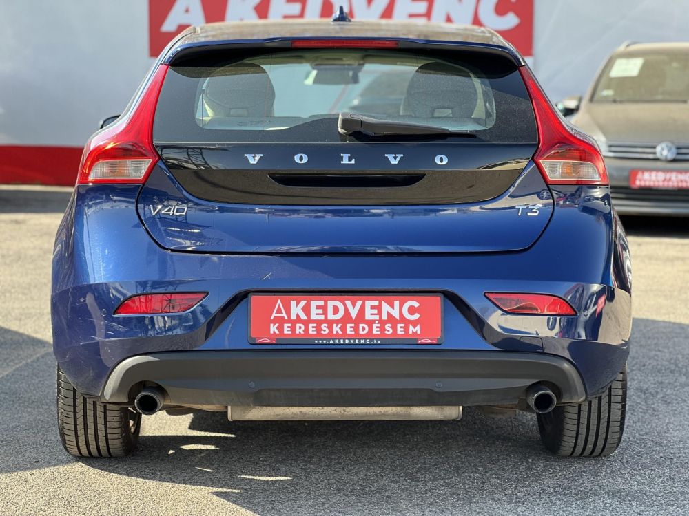 VOLVO V40 1.6 T3 Ocean Race 107e km. Magyarországi. Teljes szerviztörténet!