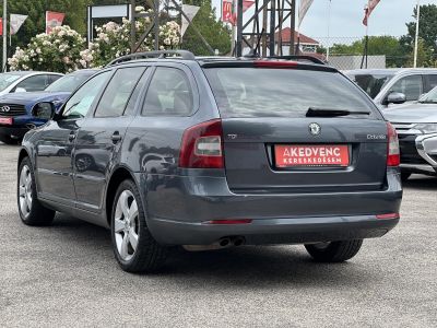 SKODA OCTAVIA Combi 2.0 TDI Ambiente DSG Tempomat Ülésfűtés Bluetooth Navigáció!