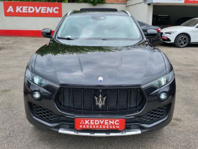 MASERATI LEVANTE 3.0 D V6 (Automata) LED Panorámatető Harman/Kardon Üléshűtés 360kamera 2.7T vonóhorog