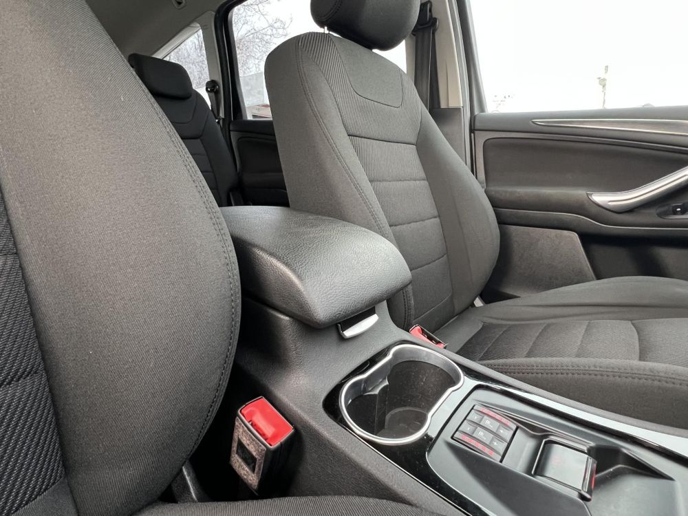 FORD S-MAX 2.0 TDCi Business Powershift Klíma Tempomat Bluetooth Navi!