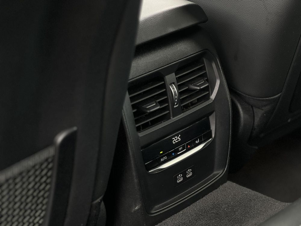 BMW 330e M Sport (Automata) Frissen szervizelt. Új téli gumik!