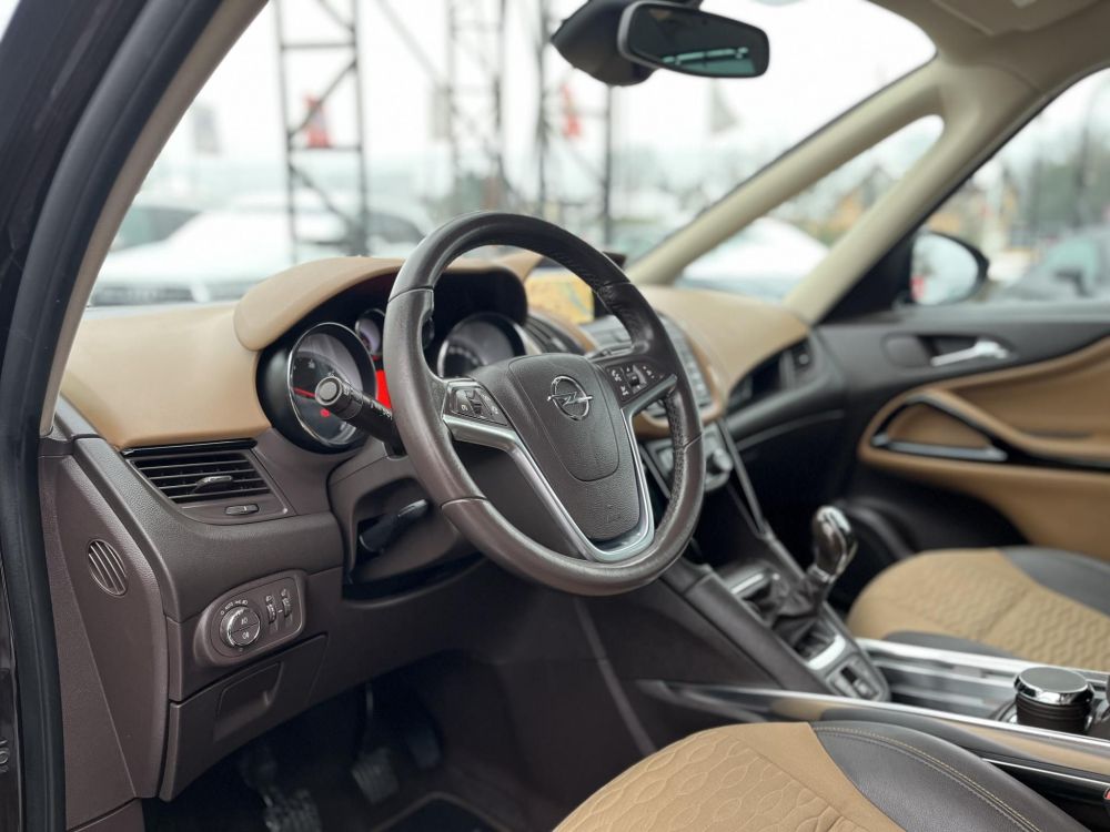 OPEL ZAFIRA TOURER 1.6 CDTI Edition (7 személyes ) Extra beltér! Klíma Tempomat Bluetooth Navi!