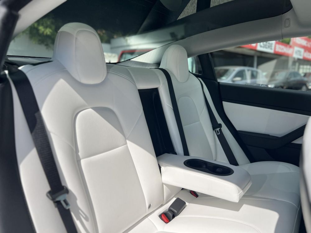 TESLA MODEL 3 Long Range AWD (Automata) 44e km. FEHÉR BELSŐ. mátrix LED. hőszivattyú. garanciális!
