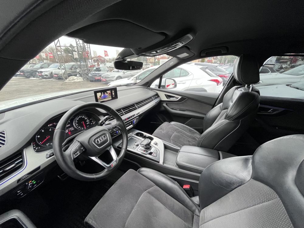 AUDI Q7 3.0 V6 TDI quattro Tiptronic ic S-line. BOSE hangrendszer. memória. 4x ülésfűtés. 4x digit klíma. Szervizelt!