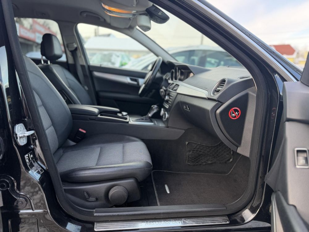 MERCEDES-BENZ C 220 T CDI BlueEFFICIENCY Avantgarde (Automata) Magyarországi Teljes szerviztörténet!