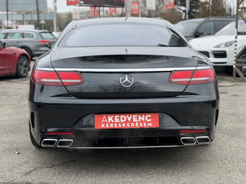 MERCEDES-AMG S 63 4Matic+ 9G-TRONIC 46e km. MAGIC SKY CONTROL. Újszerű állapot. Designo belső!