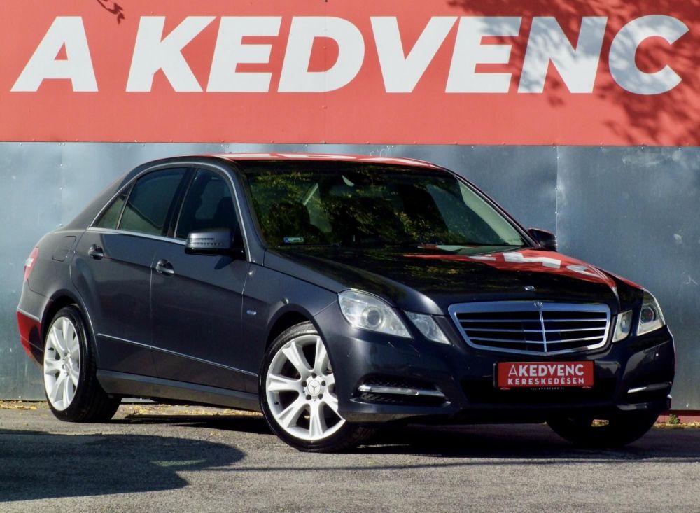 MERCEDES-BENZ E 220