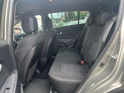 KIA SPORTAGE 1.7 CRDi LX Magyarországi. Szervizelt. 4 évszakos gumik!