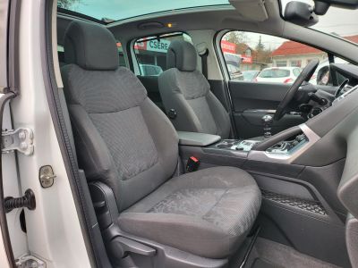 PEUGEOT 3008 1.6 HDi Allure Panoráma tető Navi Tempomat Park.radar Téli/Nyári gumi