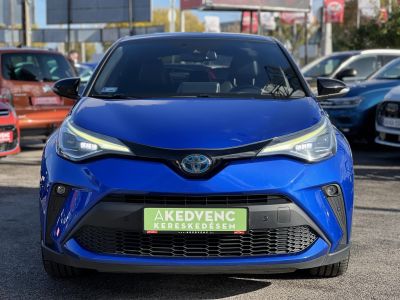 TOYOTA C-HR 2.0 Hybrid Selection e-CVT M.o.-i. LED fényszórók. kamera. keyless. sávtartó. ülés-kormányfűtés