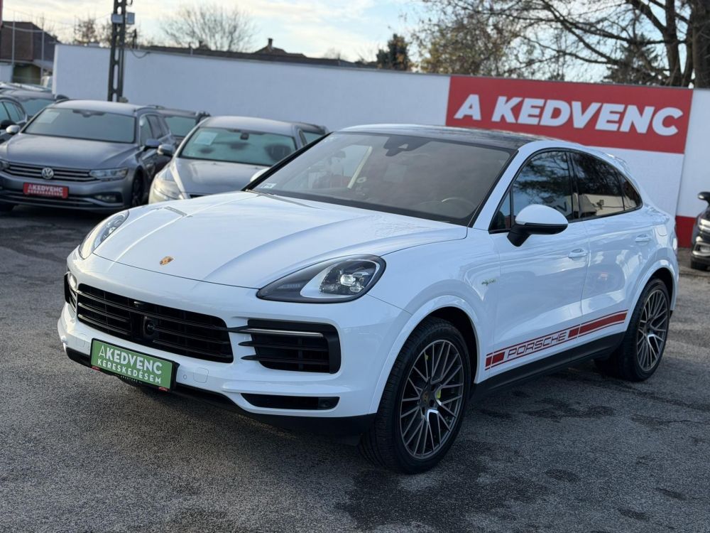 PORSCHE CAYENNE Coupé E-Hybrid Tiptronic ic 48e km. Sérülésmentes. 2027.12-ig zöld rendszám