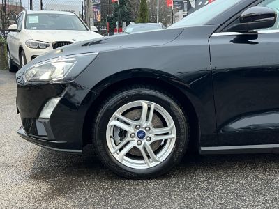 FORD FOCUS 1.0 EcoBoost Connected M.o.-i. 1.tul. Márkaszervizelt. Carplay!