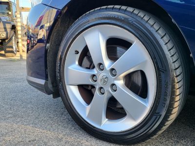 TOYOTA AURIS 1.8 HSD Sol Navi (Automata) Xenon Tempomat Kamera Digitklíma Vonóhorog Keyless