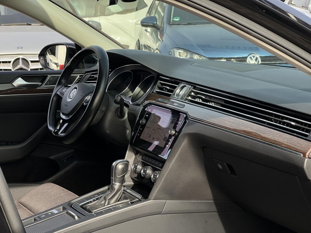 VOLKSWAGEN PASSAT VIII Variant 2.0 TDI BMT Comfortline DSG M.o.-i. LED. CARPLAY. rendszeresen karbantartott!