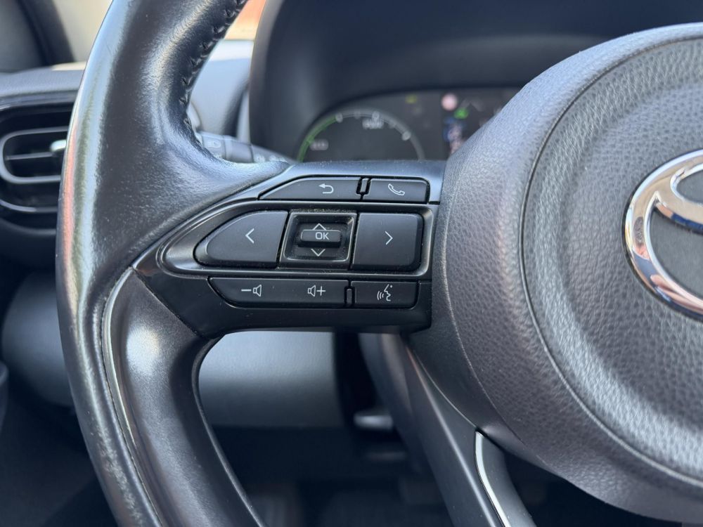 TOYOTA YARIS 1.5 Hybrid Comfort Tech e-CVT 103e km. ülésfűtés. kormányfűtés. kamera. sávtartó. digitklíma