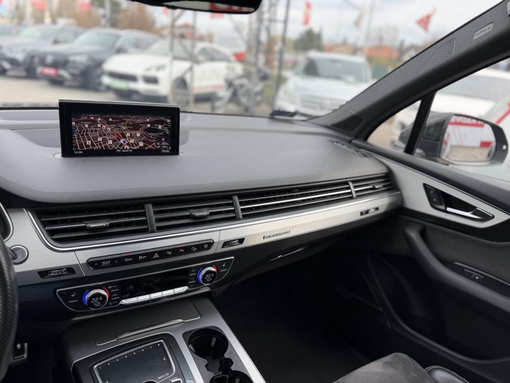 AUDI Q7 3.0 V6 TDI quattro Tiptronic ic [7 személy] 7 személy! Sérülésmentes. S-line M.o.-i. BOSE. virtual cockpit. kamera. keyless.