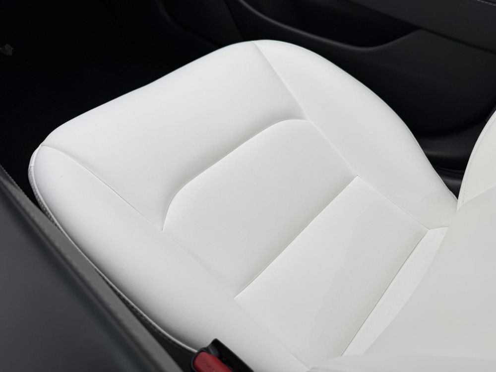 TESLA MODEL 3 Long Range AWD (Automata) FSD. FEHÉR BELSŐ. Perf BOOST. garanciális. hőszivattyú. vonóhorog!