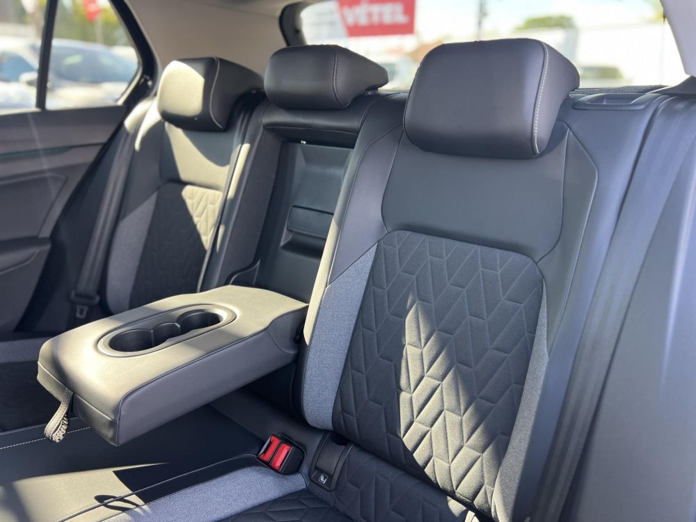 VOLKSWAGEN GOLF VIII 2.0 TDI Style DSG GOAL Dokumentált előélet. magasan felszerelt. garanciális!