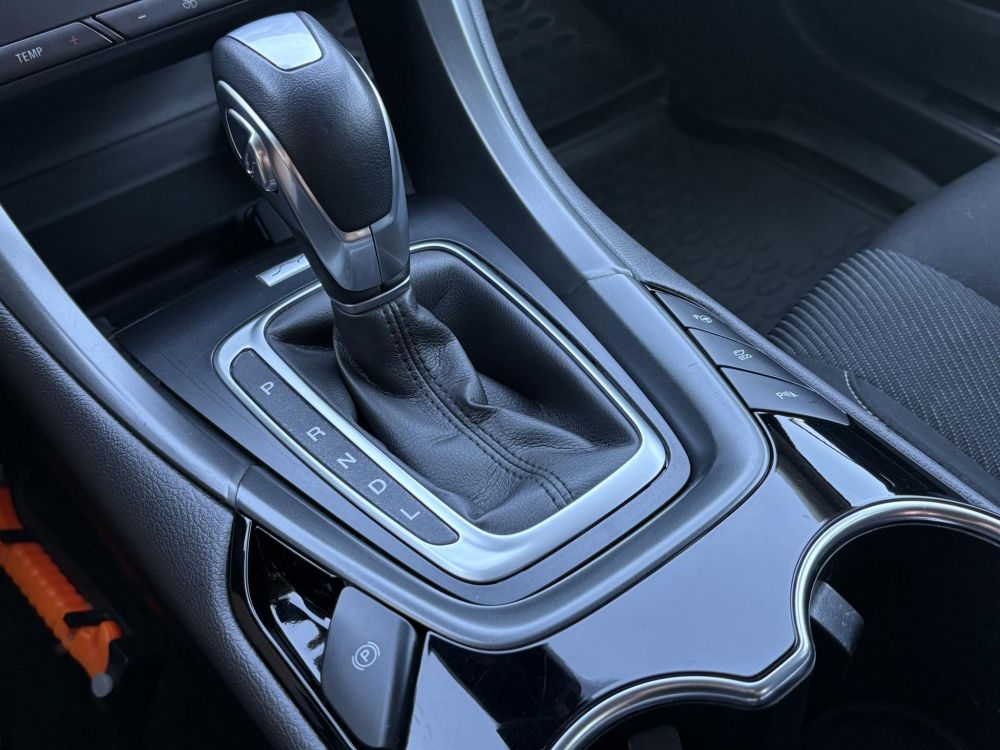 FORD MONDEO 2.0 HEV Vignale (Automata) Klíma Tempomat Bluetooth Carplay GARANCIÁLIS VÁLTÓ!