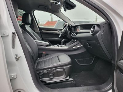 ALFA ROMEO STELVIO 2.2 D(Automata) Sprint LED Távtartó Sávtartó Navigáció Keyless Kamera Félbőr