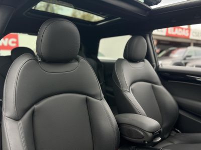 MINI MINI 1.5 Cooper DKG 31e km. panoráma tető. CarPlay