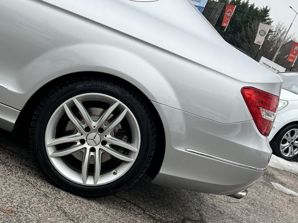MERCEDES-BENZ C 220 CDI BlueEFFICIENCY (Automata) Xenon Tempomat Ülésfűtés Navi Bluetooth Rendszeresen szervizelt!