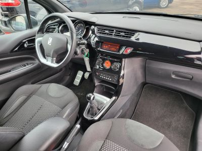 CITROEN DS3 1.6 e-HDi DStyle Digitklíma Tempomat Félbőr sportbelső Téli-Nyári gumi Végig vezetett szervizköny