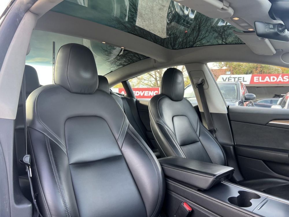TESLA MODEL 3 Long Range AWD (Automata) FACELIFT. hőszivattyú. premium hifi. mátrix LED!