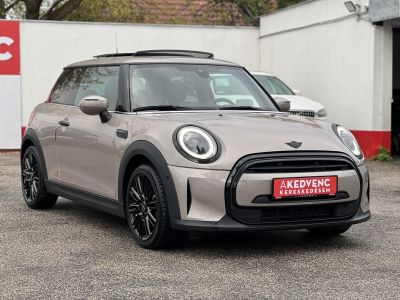 MINI MINI 1.5 Cooper DKG 31e km. panoráma tető. CarPlay
